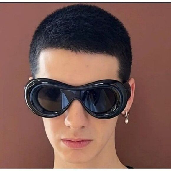 Fururistic Inflated Cat Eye Sunglasses unisex main image 4